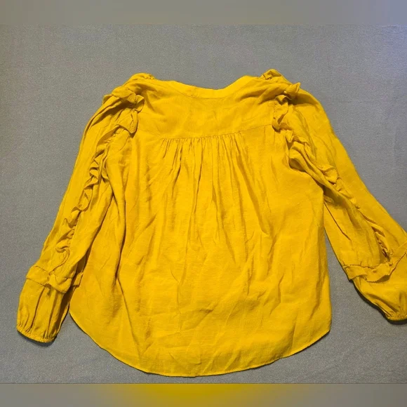 Ann Taylor Mustard Ruffle Sleeve Blouse EUC SP PTP 20 - EUC - Picture 3 of 5